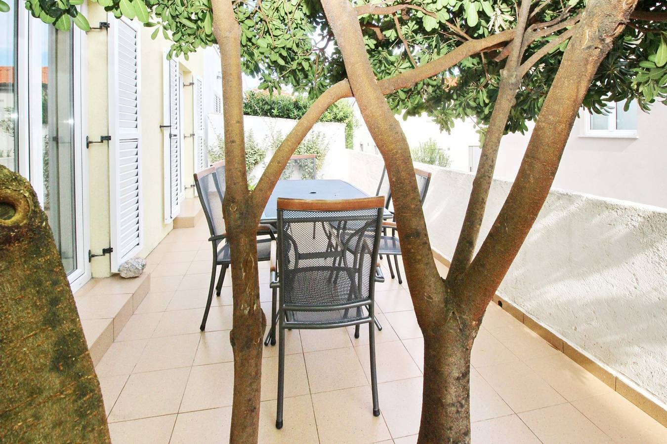 Ganze Wohnung, Apartment Limun 1 - mit Terrasse, 350 m vom Strand entfernt in Baska, Krk