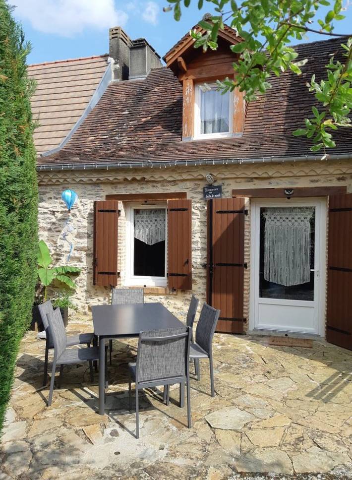 Gîte pour 5 personnes, avec jardin et piscine