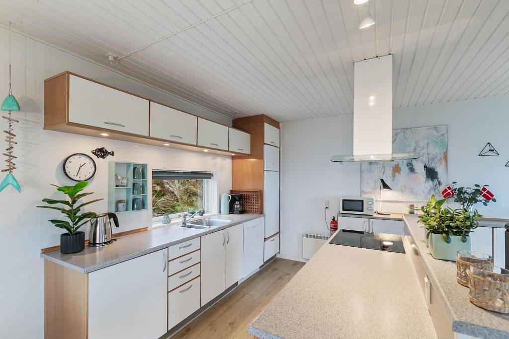 Renoviertes Ferienhaus in Hvide Sande mit Außensauna in Hvide Sande, Holmsland Klit