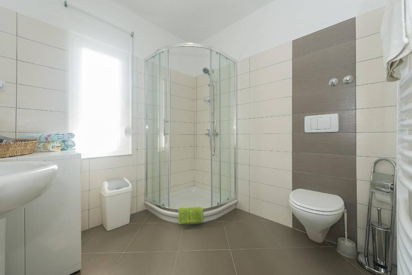 Ganze Ferienwohnung, Geräumige Ferienwohnung in Putini mit Grill, Terrasse und Garten in Zentralistrien