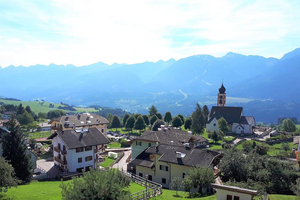 Appartement entier, Appartement rénové avec vue magnifique sur les Dolomites in Daiano, Ville di Fiemme