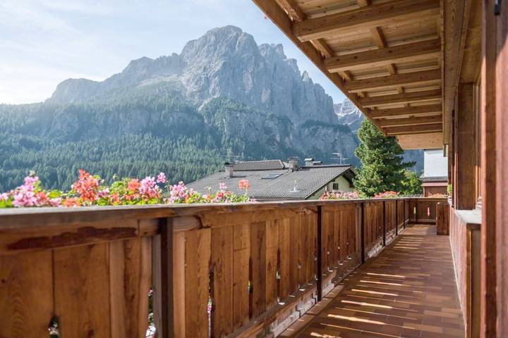 Location de vacances pour 5 personnes, avec vue ainsi que jardin et sauna à Corvara in Badia - 4
