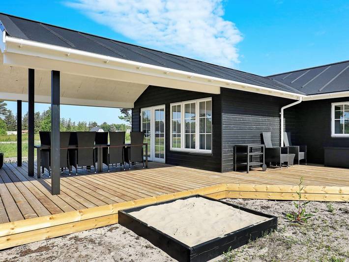 Ferieudlejning for 8 personer, med Terrasse på Læsø