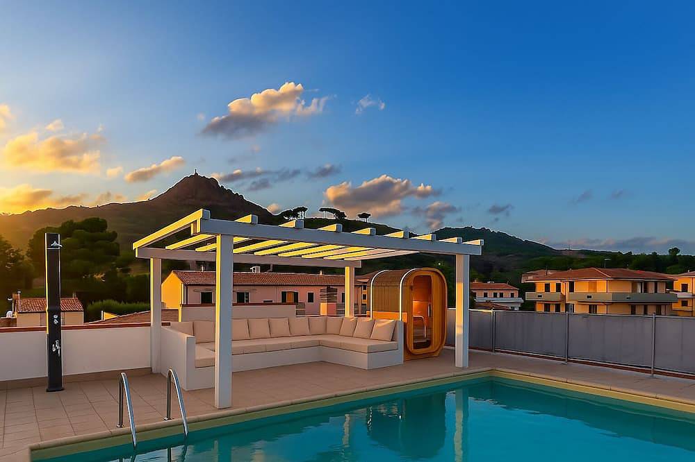 Ganze Wohnung, Wunderschönes Penthouse auf Elba mit privatem beheiztem Pool in Porto Azzurro, Toskanischer Archipel
