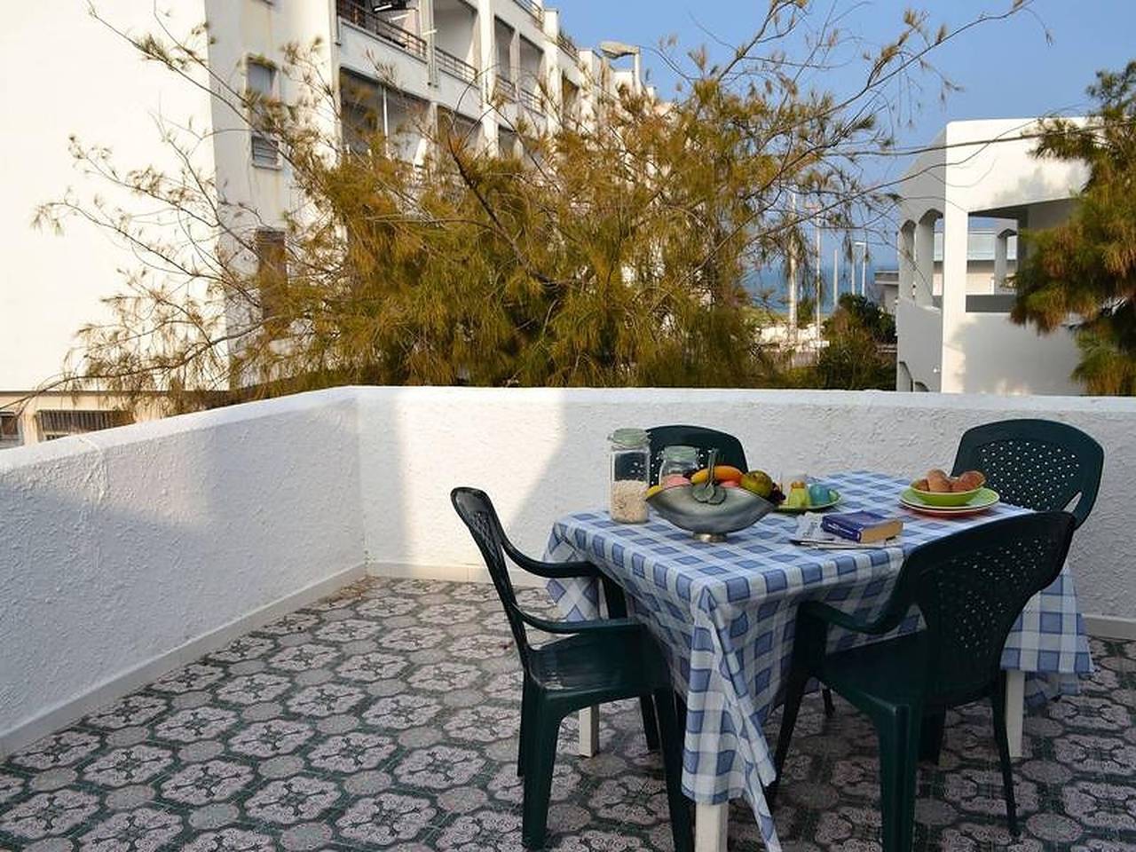 Appartement entier, Grande villa au premier étage, avec place de parking, grands balcons et très proche de la mer in San Foca, Province de Lecce
