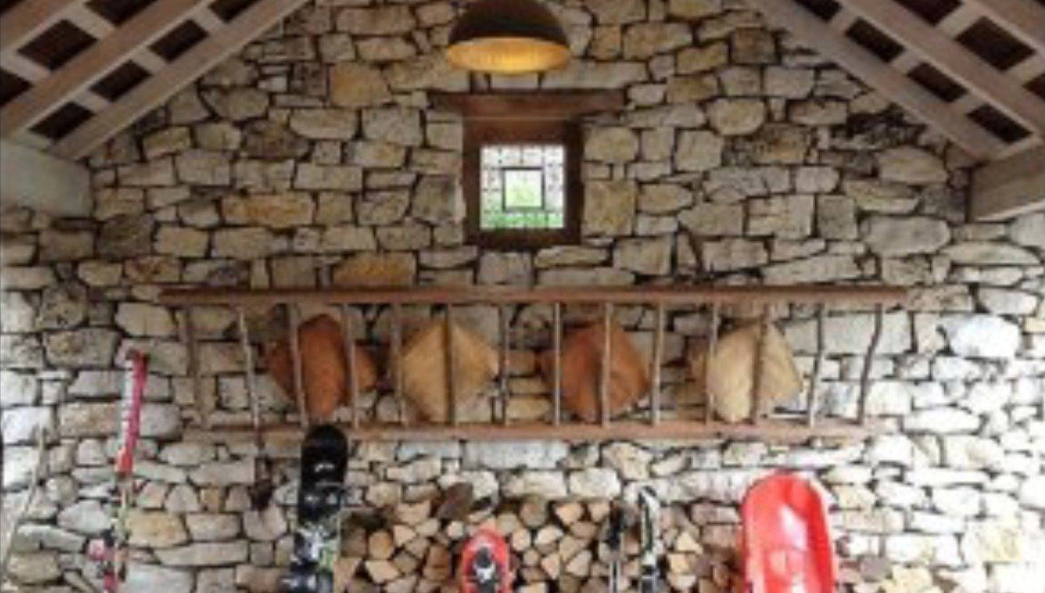 Chalet Du Fjord ski raquettes jacuzzi sauna billard vue lac in Pugny-Chatenod, Région de Chambéry