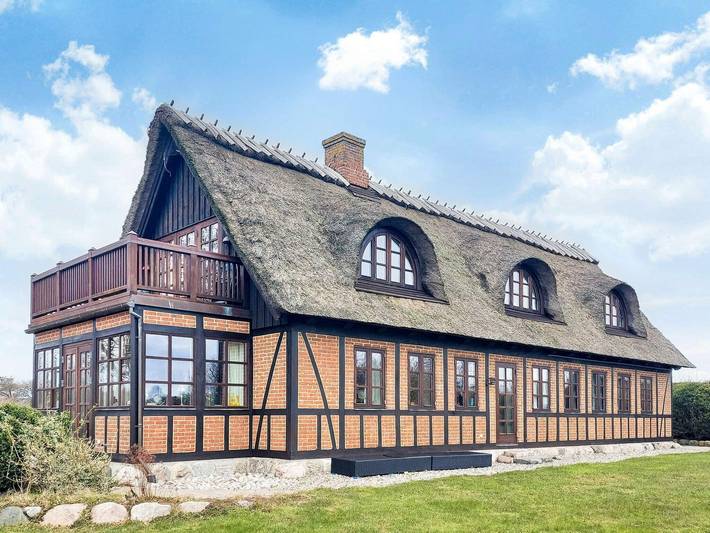 Ferieudlejning for 10 personer, med Have og Sauna i Bagenkop