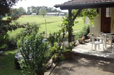 Gîte pour 7 personnes, avec terrasse à Teyssieu