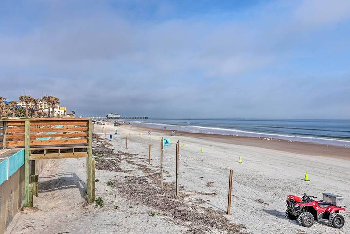 Vacation rental for 2 people, with pool and balcony in Daytona Beach