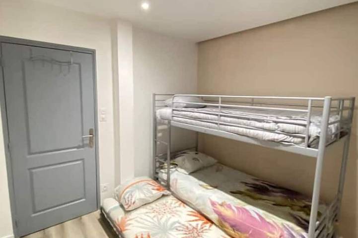 Gîte pour 6 personnes, avec terrasse à Morbier - 4