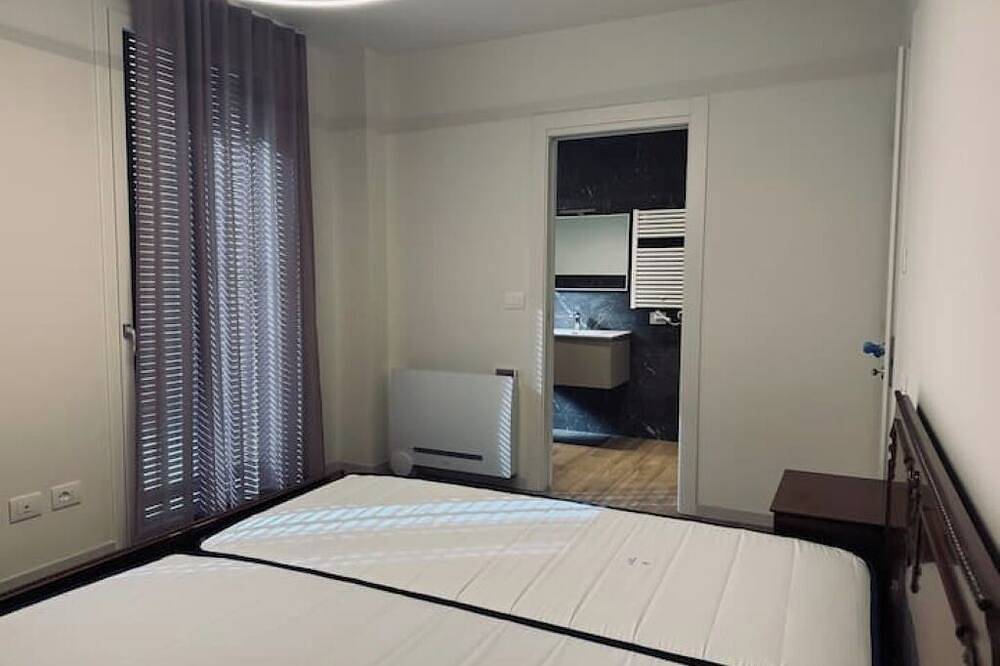 Appartement entier, Ground floor apartment, elegant new in Imola, Province de Bologne