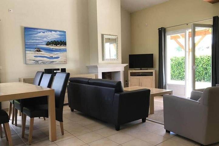 Location de vacances pour 4 personnes, avec Jacuzzi ainsi que Jardin et Piscine à Les Forges - 3