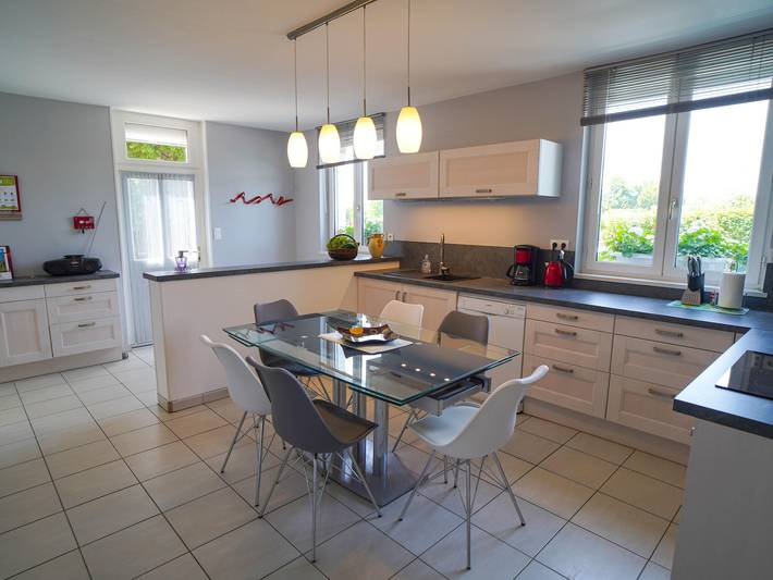 Casa renovada cerca de Guédelon, 3 habitaciones, jardín con juegos, cerca de tiendas in Levis, Auxerre region