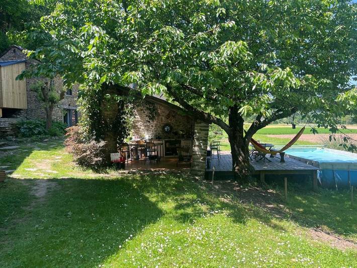 Location de vacances pour 4 personnes, avec jardin ainsi que vue et piscine à Curvalle - 3