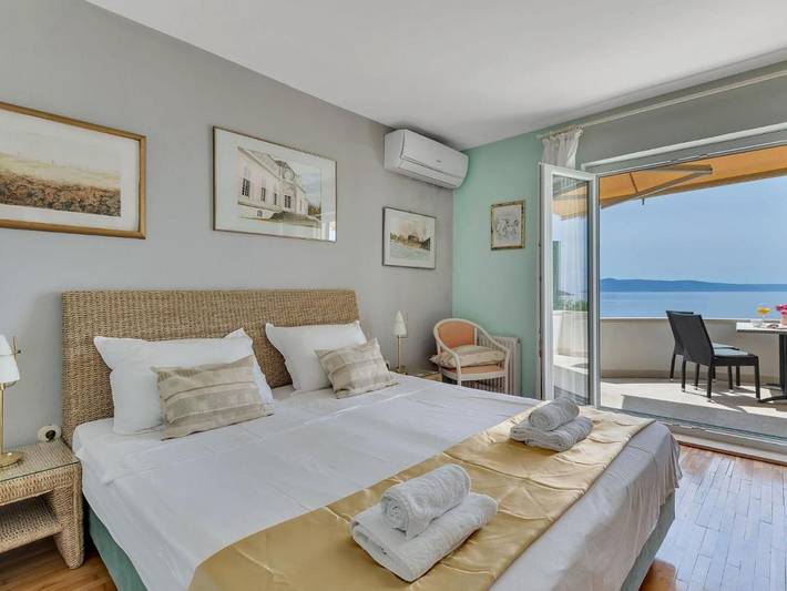 Ferienwohnung für 4 Personen, mit Balkon und Terrasse sowie Garten in Kroatien