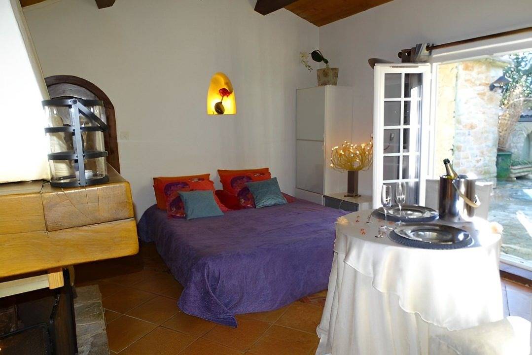 L'Escale Nîmoise, chambre d'hôtes jacuzzi Nîmes Gard - Cottage avec Spa (2/4 pers) in Nîmes, Région de Nîmes
