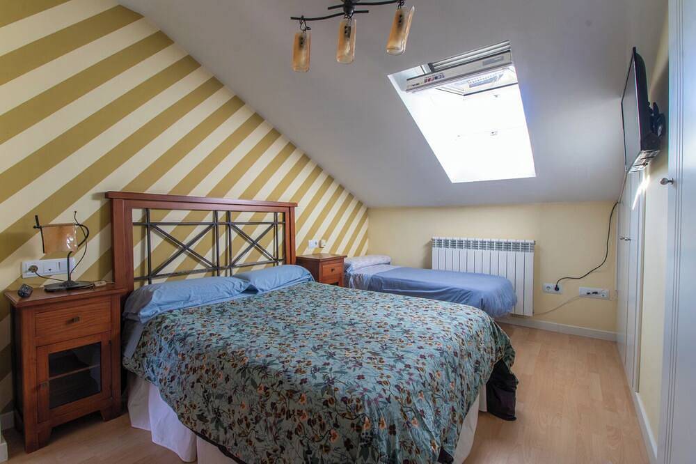 Entire apartment, Large duplex with all amenities. in Soria, Soria Province