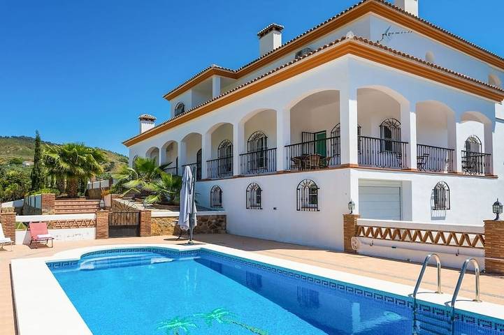 Chalet para 10 personas, con terraza y jardín - 1