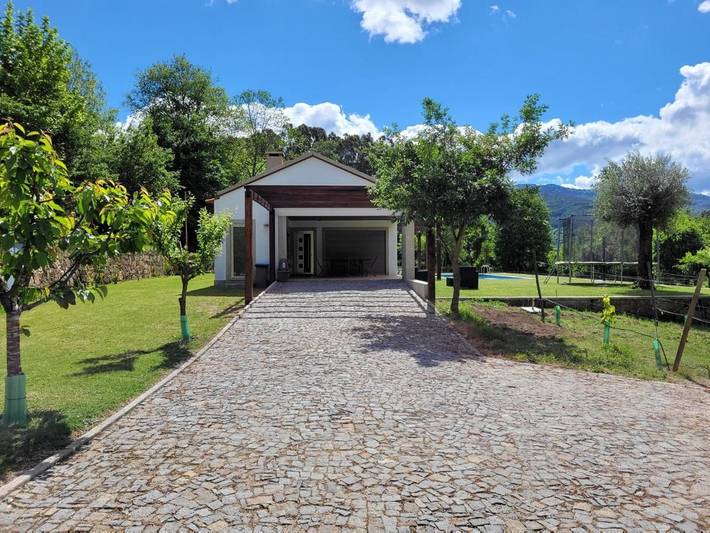 Location de vacances pour 6 personnes, avec jardin ainsi que piscine et vue à Terras de Bouro - 2