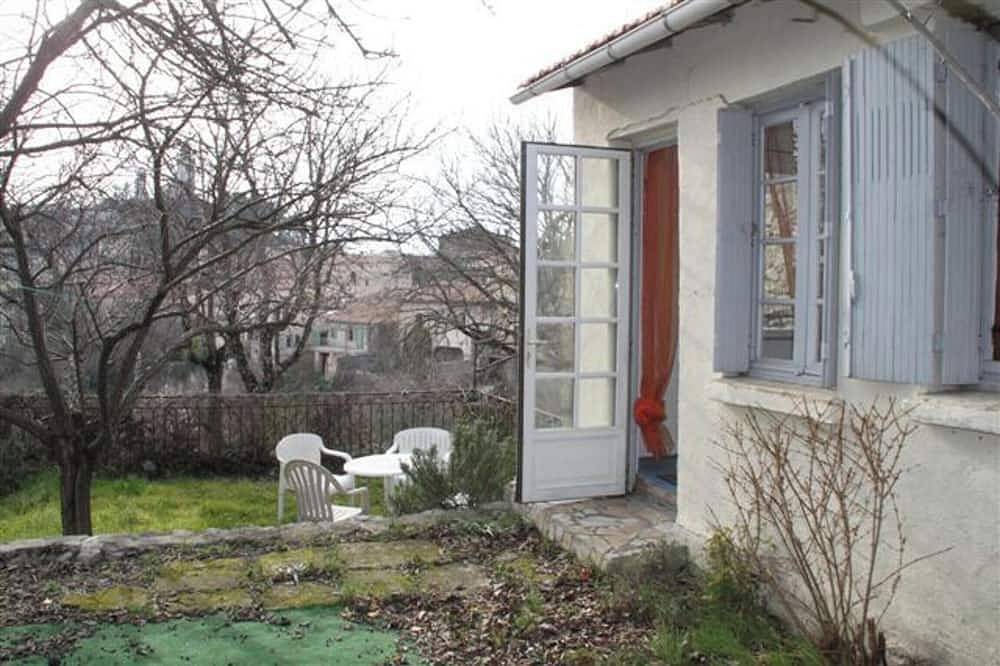 Homerez - Einladendes Haus in Reillanne mit eingezäuntem Garten in Reillanne, Regionaler Naturpark Luberon