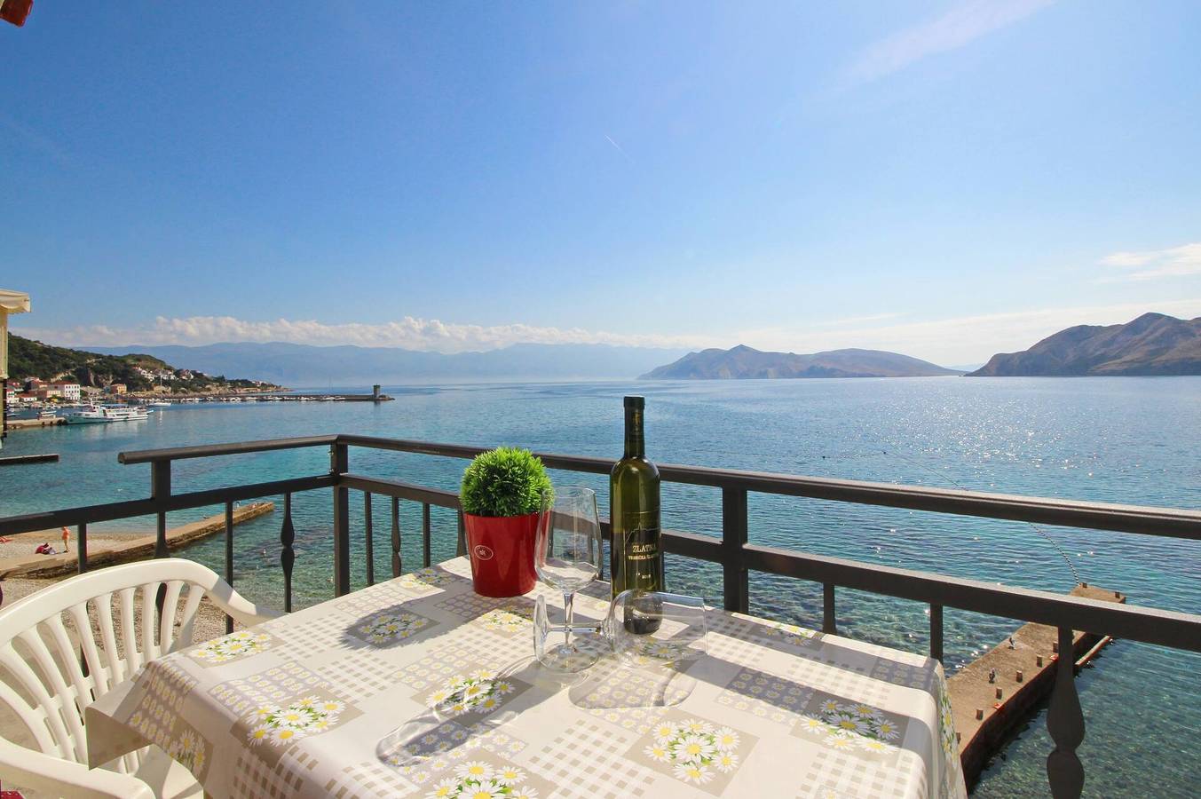 Ganze Wohnung, Studioapartment Mihovil – in der Nähe des Strandes, mit Meerblick in Baska, Krk