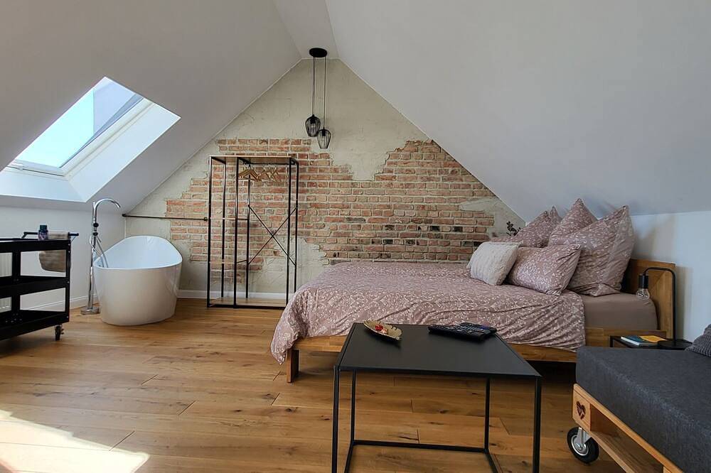 Ferienloft Ottos Werkstatt mit Saunafass & Garten in Dannenfels, Pfälzer Bergland