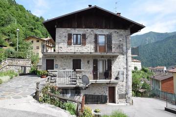 Gîte pour 5 personnes, avec jardin et vue à Bagolino