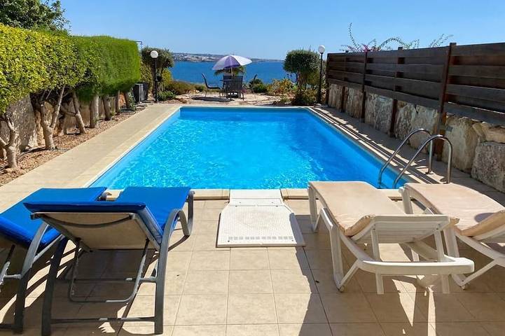 Holiday rental for 5 people, with garden and terrace in Paphos
