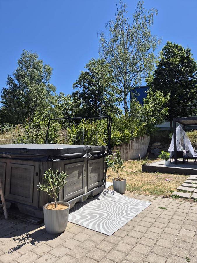 Villa für 22 Personen, mit Whirlpool und Terrasse sowie Garten und Ausblick
