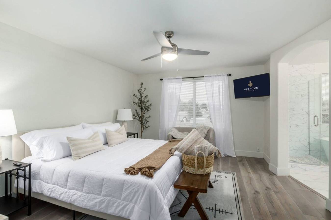 5Br Citrus Estate Sleeps 13 Free Htd Pool Gameroom in Mesa, Maricopa County