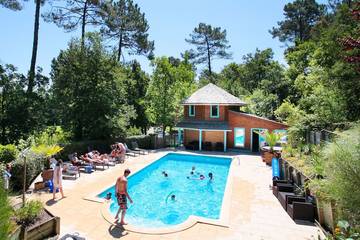 Gîte pour 2 personnes, avec sauna et piscine ainsi que jacuzzi et jardin, animaux acceptés à Messanges