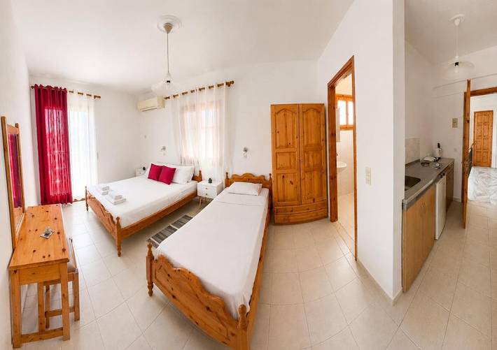 Ferienhaus für 2 Personen, mit Pool und Terrasse sowie Garten und Ausblick in Petra (Griechenland) - 4