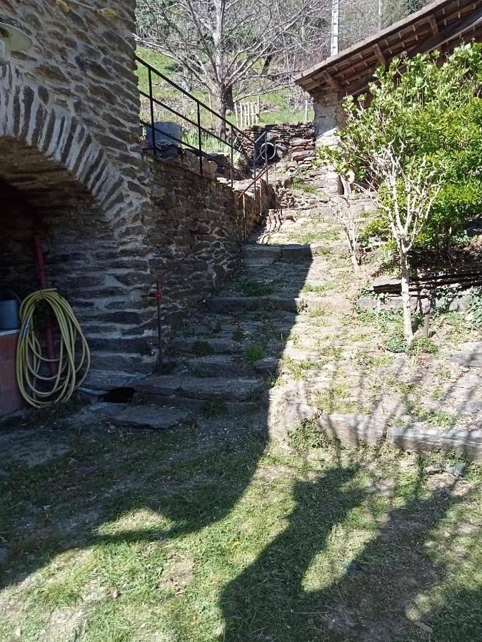 Location de vacances pour 2 personnes, avec jardin ainsi que vue et terrasse à Sablières - 3