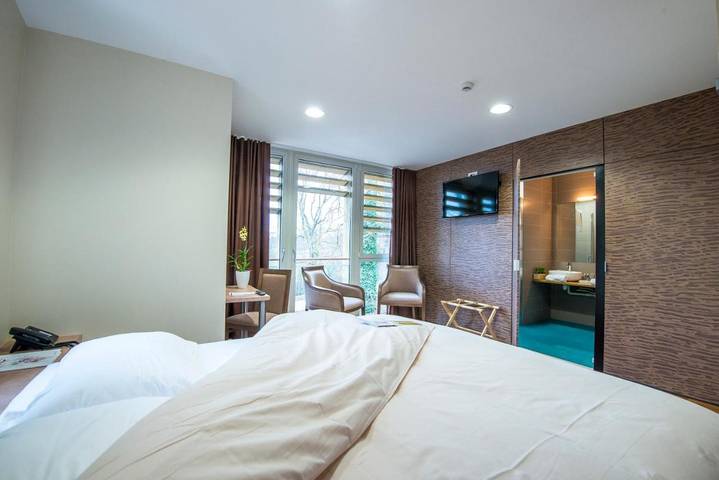 Hôtel pour 2 personnes, avec Terrasse et Jardin à Bellerive-sur-Allier