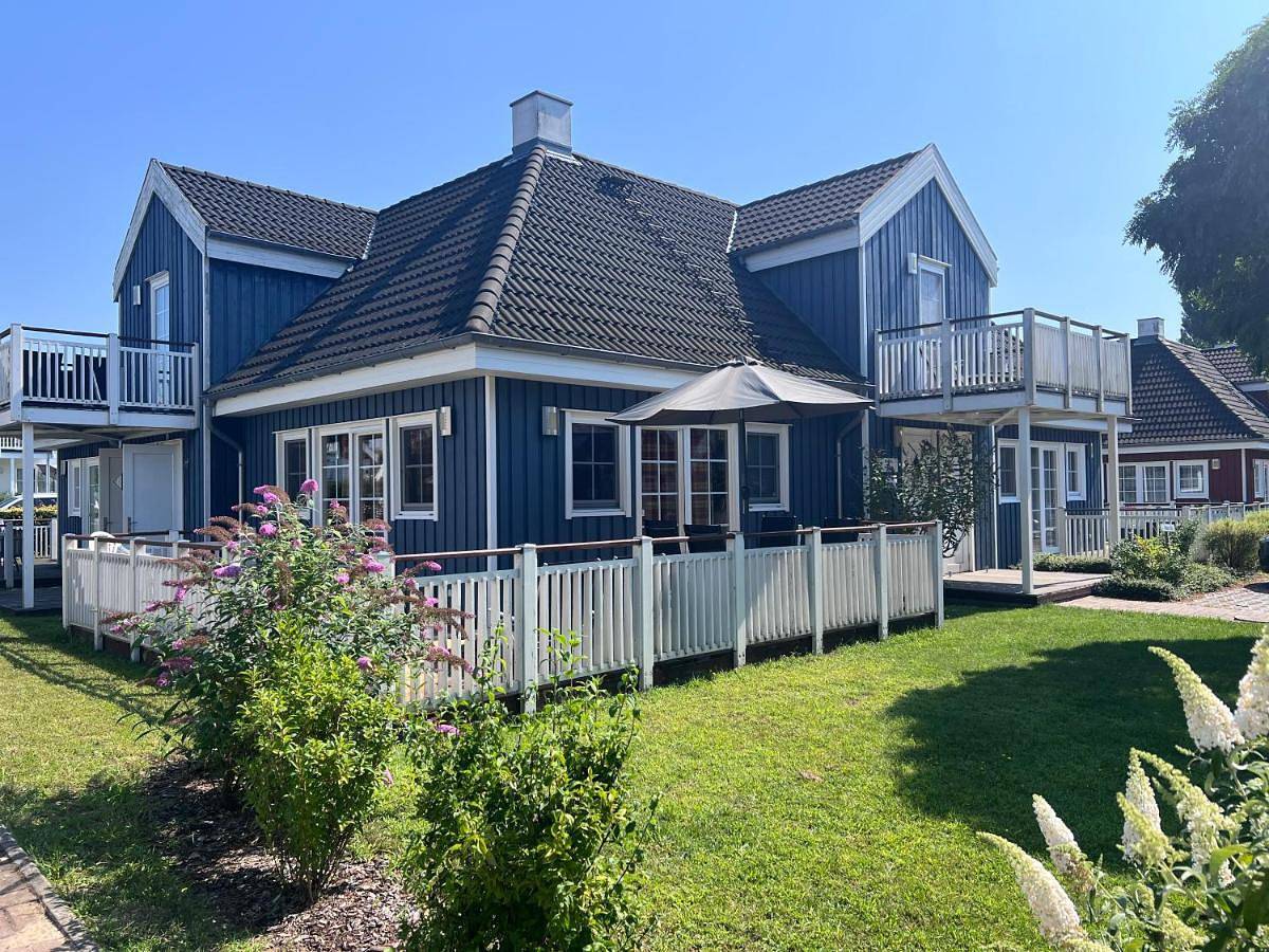 Blaues Haus am See in Wendisch Rietz, Dahme-Seengebiet