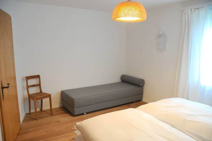 Ganze Wohnung, Schöne Ferienwohnung, zentral gelegen, renoviert in Davos Platz 1, Davos