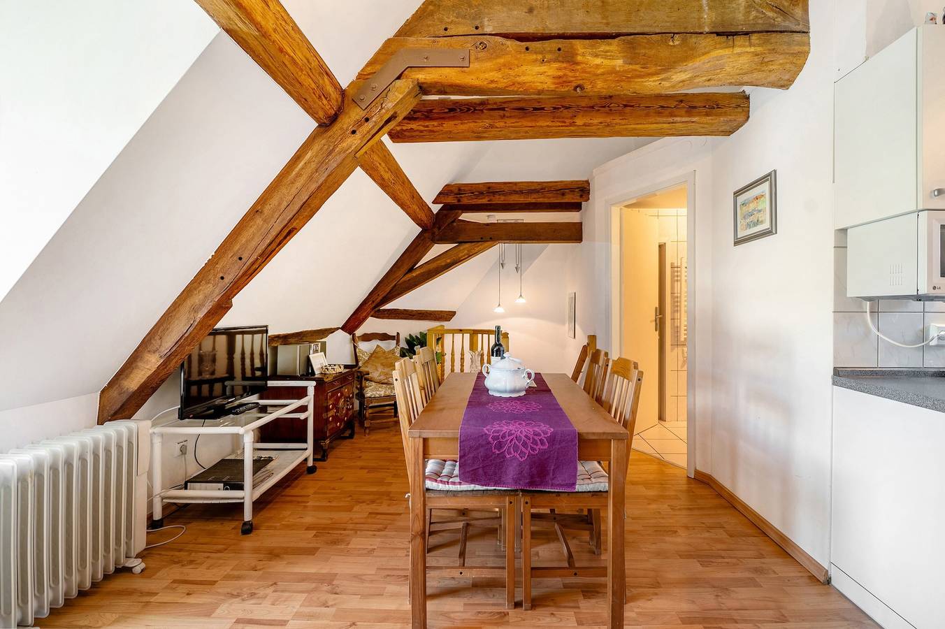 Ganze Wohnung, Ferienwohnung 'Schwalbennest Auf Dem Weingut' mit Gemeinschaftsterrasse und Wlan in Maring-Noviand, Bernkastel-Kues & Umgebung