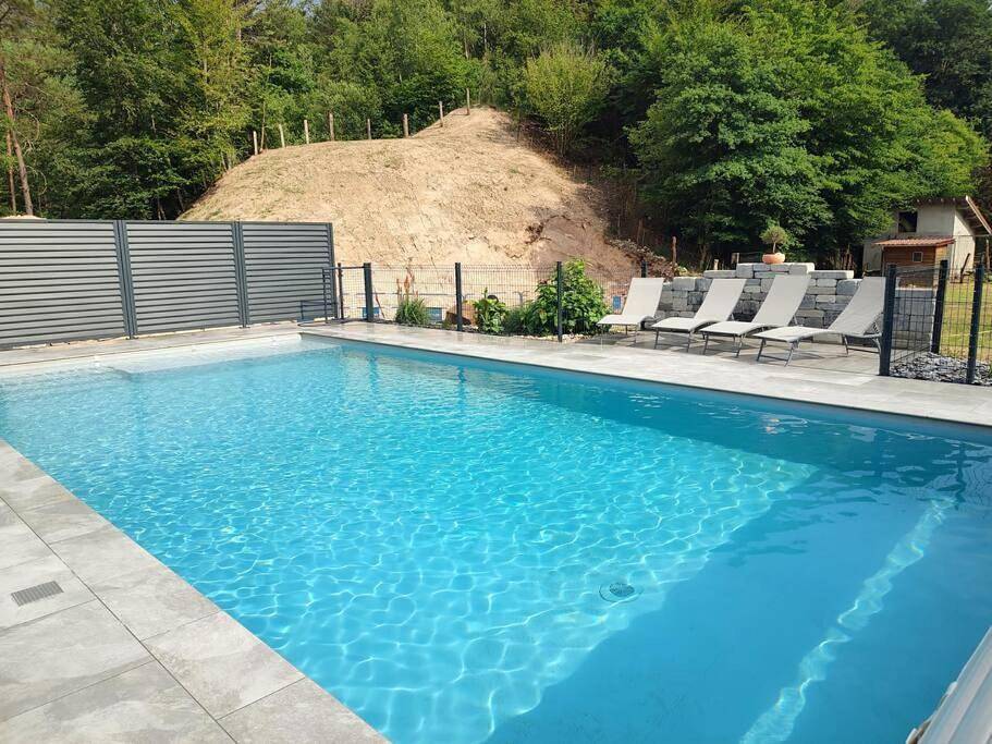 Maison avec piscine, jacuzzi et sauna in Saint-Nabord, Région d'Épinal