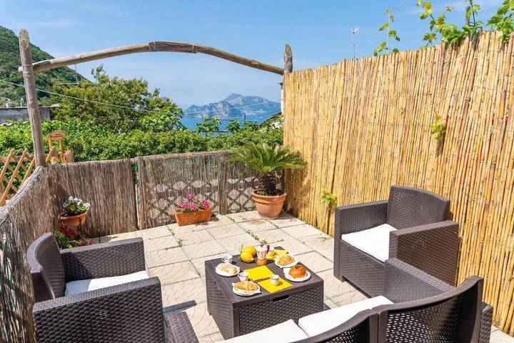 Appartamento vacanze per 6 persone, con balcone e panorama nonché giardino - 1