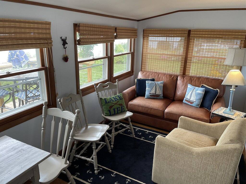 Taste of Serenity Wine Trl, Sunsets, Private Beach/Dock/Romantic views! in Seneca Lake