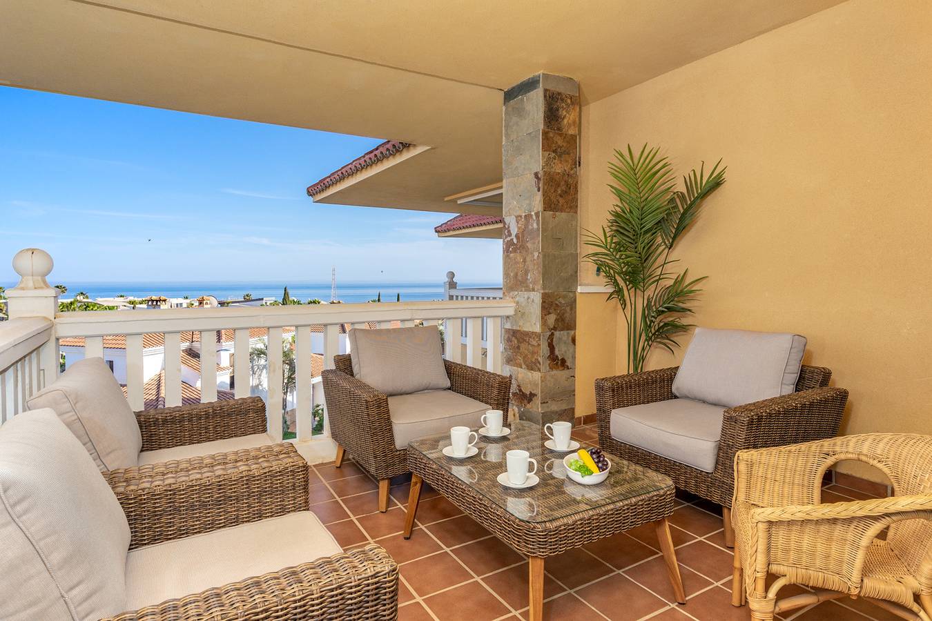 Entire apartment, Lovely seaview apartment by Costarentals - Ref 106 in La Capellania, Fuengirola
