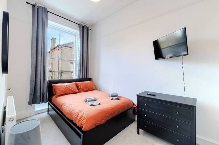 Ganze Wohnung, Spacious city center apartment in Angus
