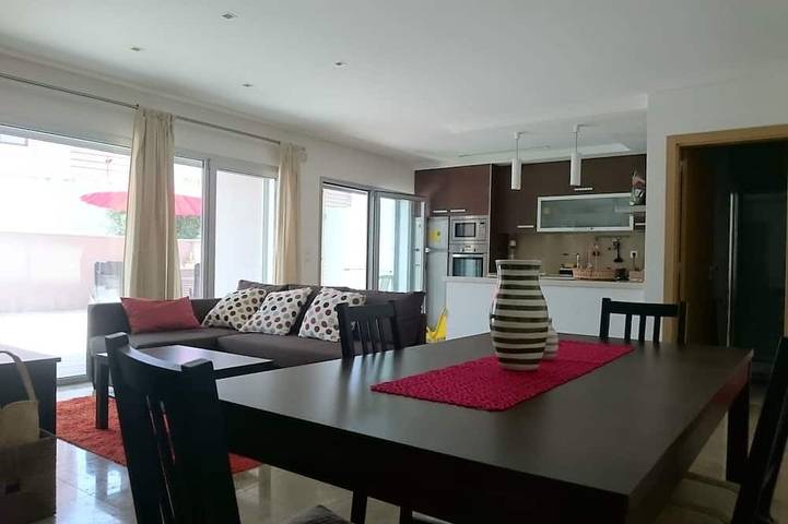 Location de vacances pour 4 personnes, avec piscine et balcon à São Martinho do Porto