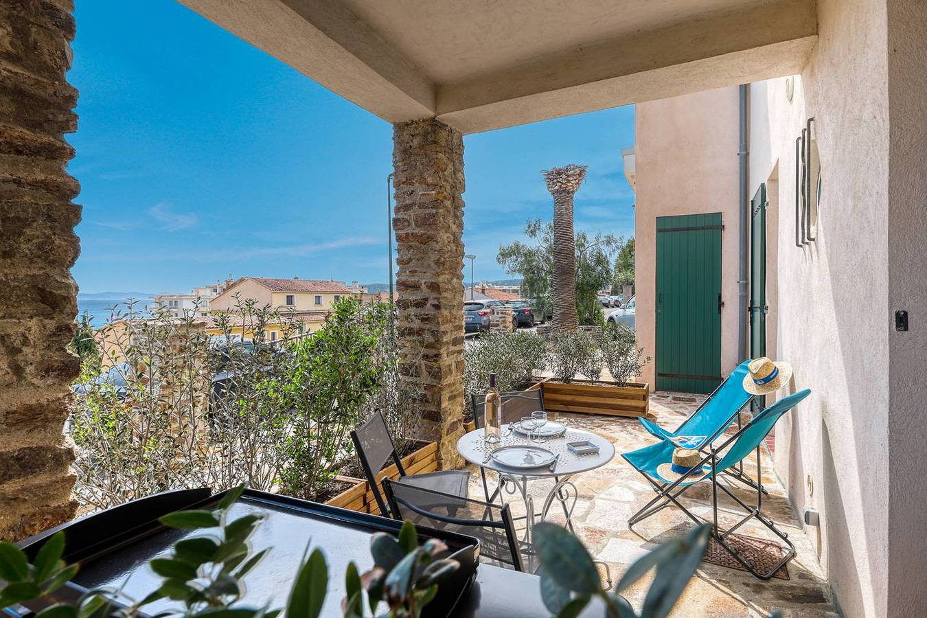 Apartamento entero, "L'Olivier" - Vue Mer - Climatisé - Tout à pieds in Le Lavandou, Region de Toulon