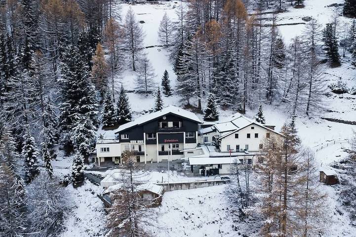 Ferienhaus für 69 Personen, mit Balkon und Sauna sowie Garten im Wallis