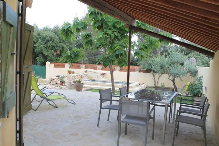 Location de vacances pour 6 personnes, avec vue ainsi que jardin et piscine à Langlade - 4