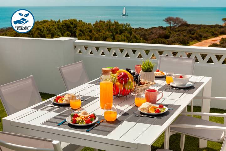Ferienhaus für 8 Personen, mit Balkon und Terrasse sowie Pool