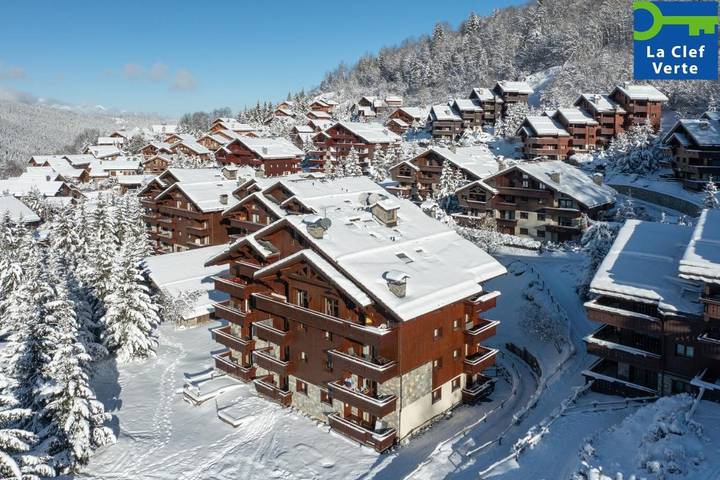 Appart’hôtel pour 7 personnes, avec Balcon ainsi que Piscine et Sauna