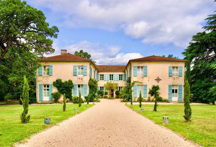 Château pour 24 personnes, avec jardin et terrasse dans le Lot-et-Garonne