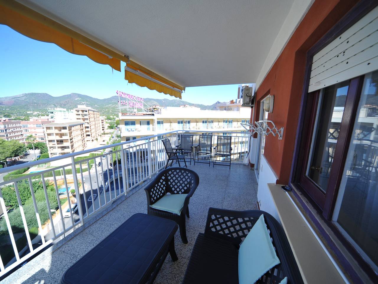 Entire apartment, Beachfront Apartment in Benicàssim with Pool and Parking in Benicassim, Costa del Azahar